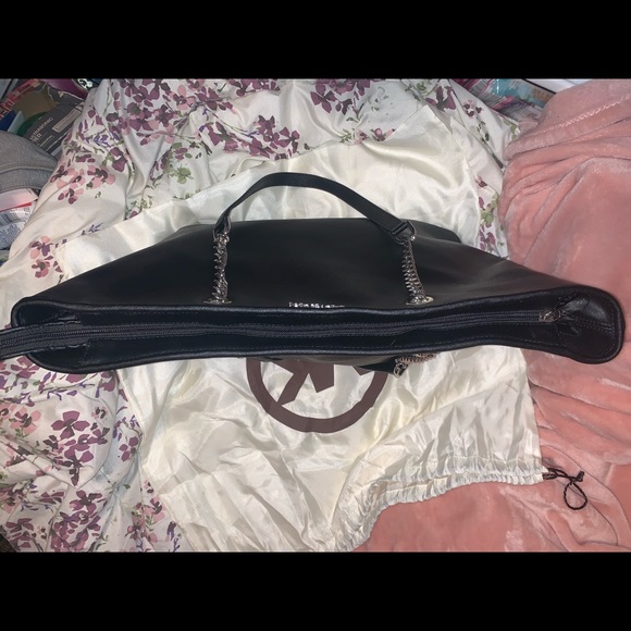 Michael Kors zippered tote 👜 - Picture 8 of 10